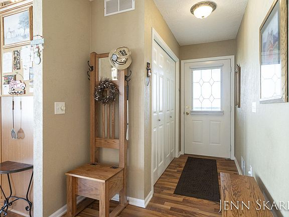 4th image of 1646 Parker Dr #21