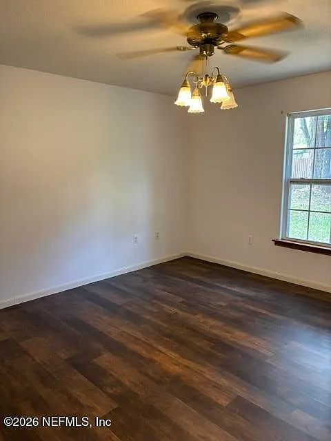 3 bed, 2.0 bath, 1204 sqft, $1,550 — Photo 4