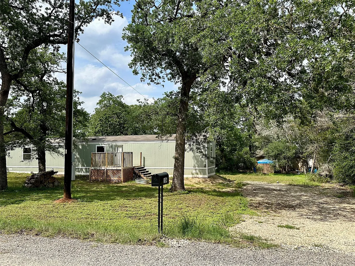 Building Photo - 104 Shoshoni Dr