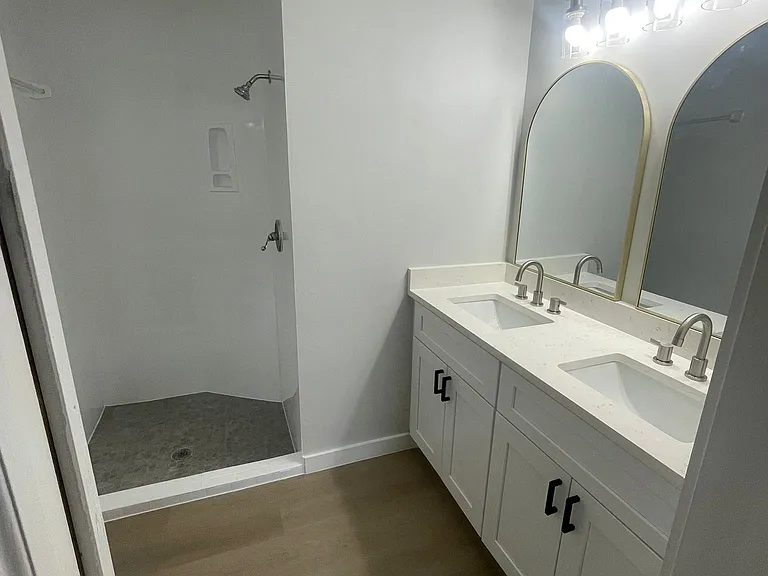 2546 Granada Ave #B — Photo 10