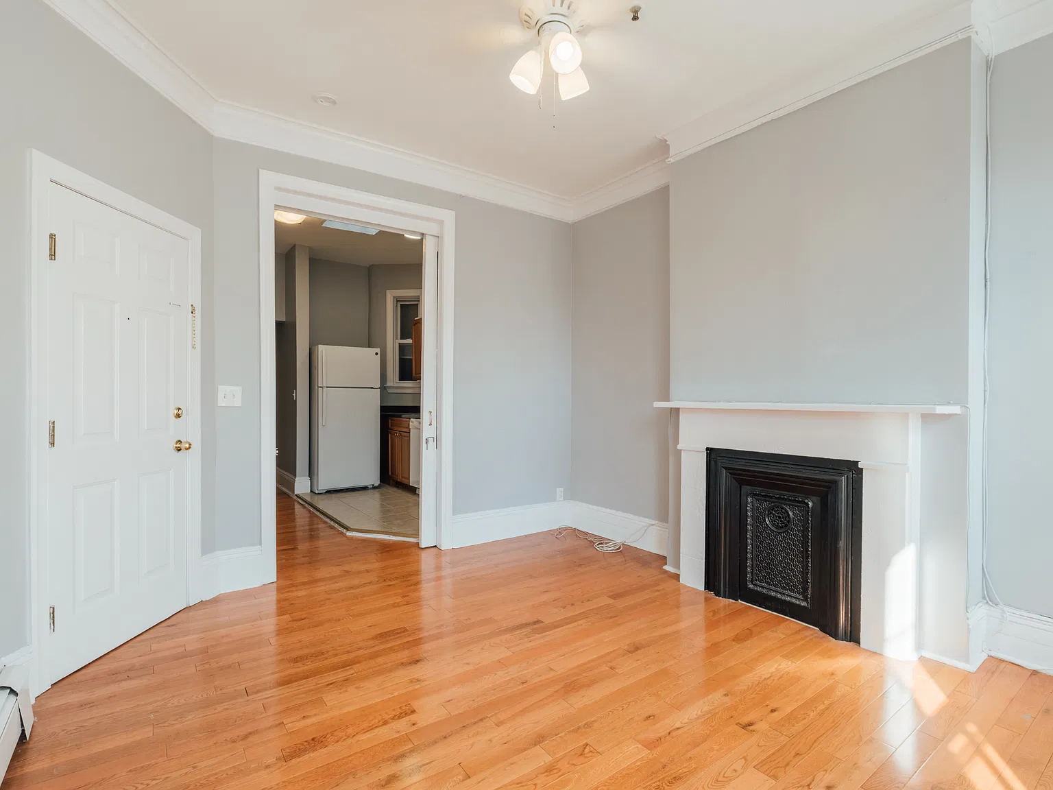 2 bed, 800 sqft, $3,695 — Photo 3