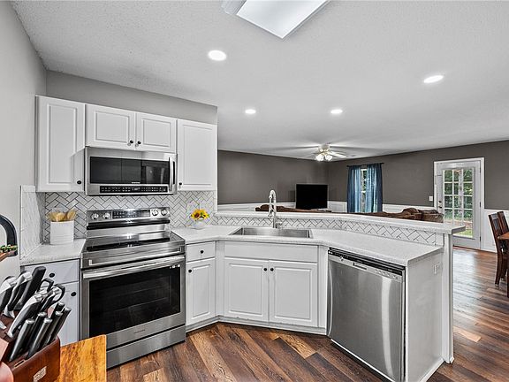 2nd image of 465 Boiter Rd