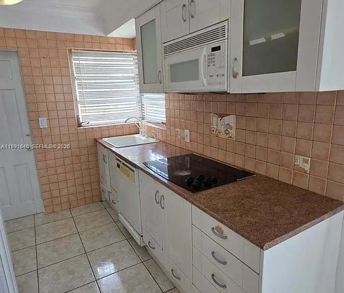 2114 Biarritz Dr #2 — Photo 14