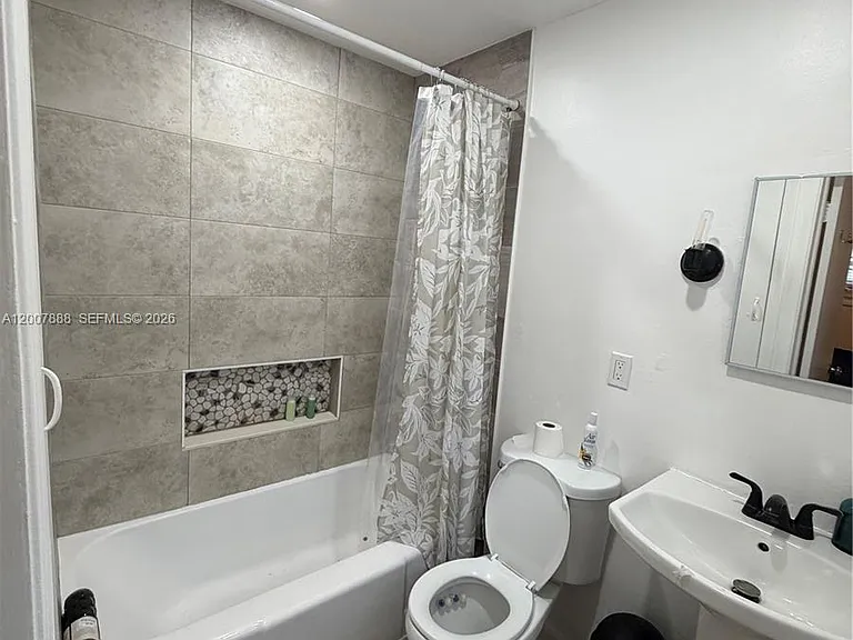 645 NE 35th St #1 — Photo 16