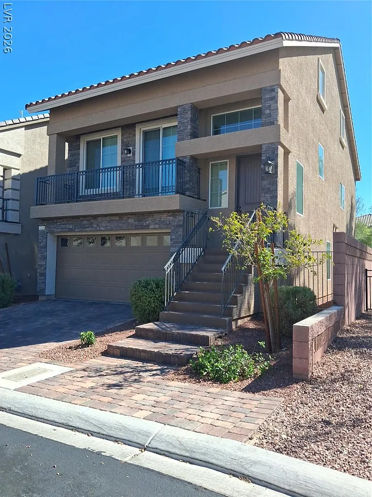 4 bed, 3.0 bath, 2641 sqft, $2,539 — Photo 1