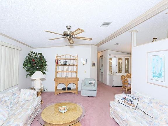 4th image of 374 Dolphin Cir
