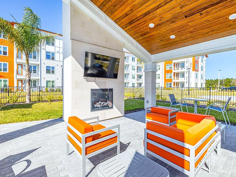 Madison Pointe Apartments — Photo 14