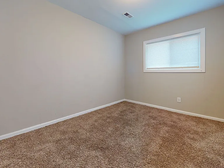 11076 Hudson Ave — Photo 11