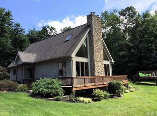 3275 Mountain Rd, Slatington, PA 18080