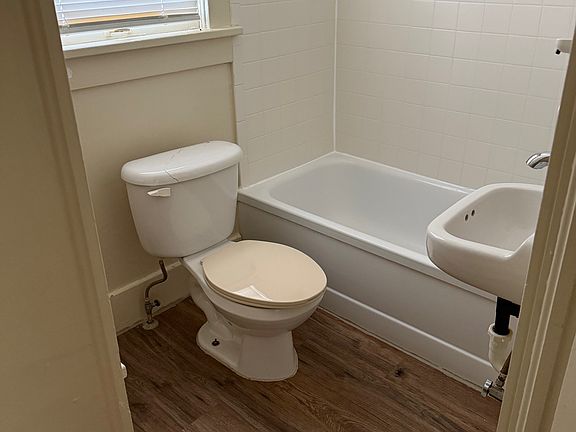 5th image of 215 E 1st Ave APT G