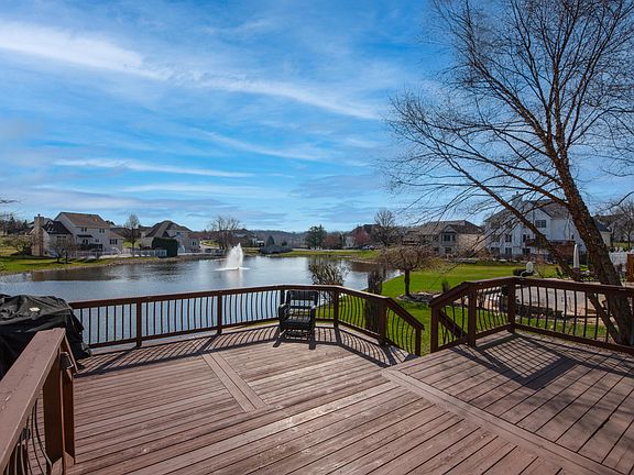 3rd image of 669 Davis Cir