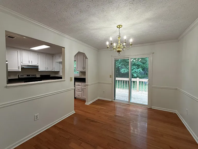 1325 Castle Royale Ct — Photo 13