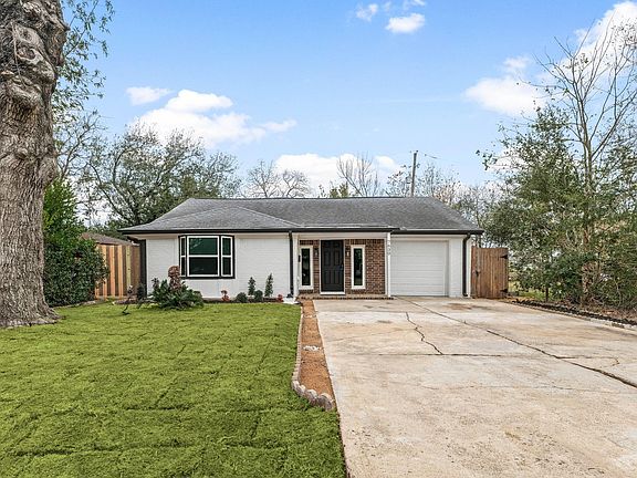 2nd image of 7630 Lady St