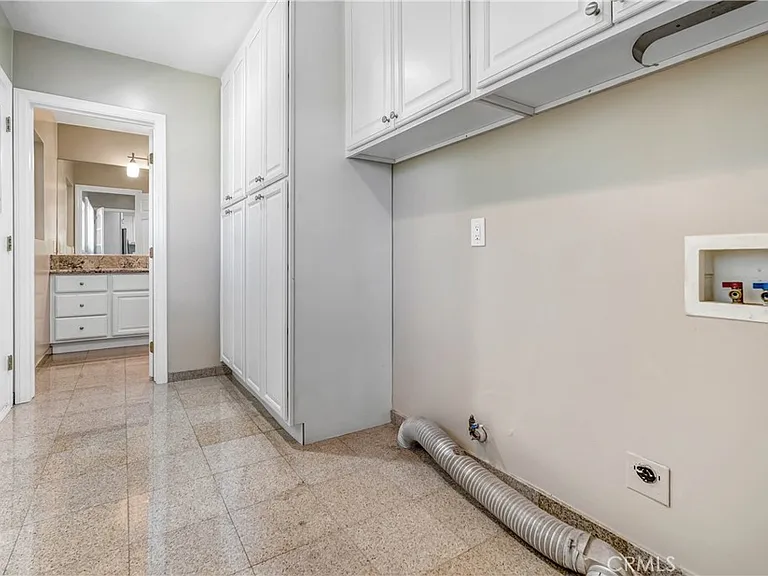 5437 Castle Knoll Rd — Photo 13