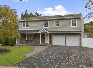 10 Viking Ct, Nesconset, NY 11767