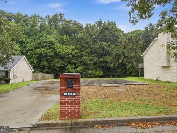 4313 Ward Bluff Ct, Ellenwood, GA 30294