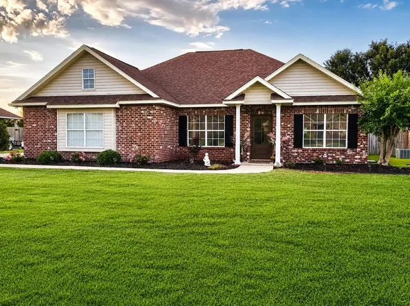 100 High Meadows Cir, Petal, MS 39465