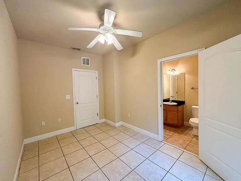 2946 SW 35th Pl #40 — Photo 12