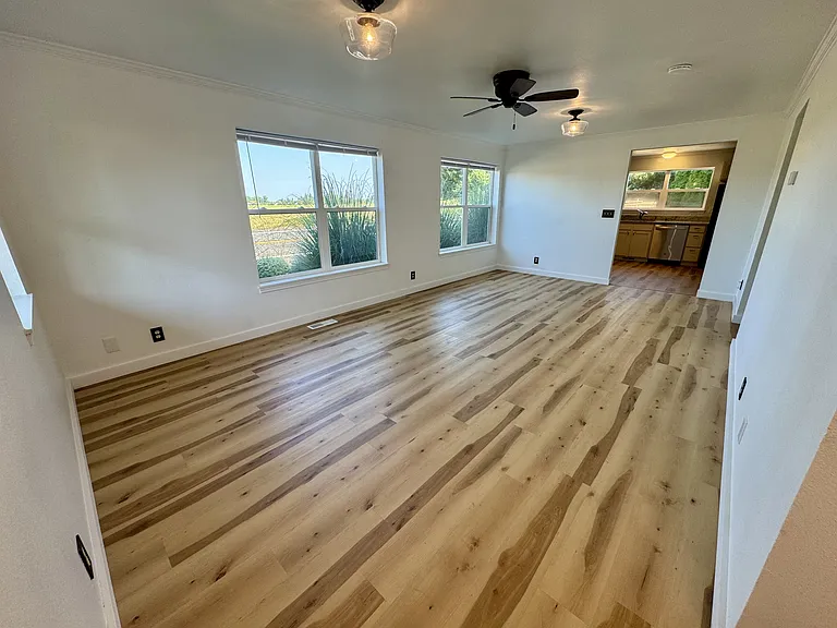 1094 NE Conifer Blvd #4 — Photo 9