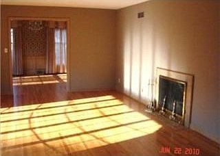 4th image of 734 Kings Hwy