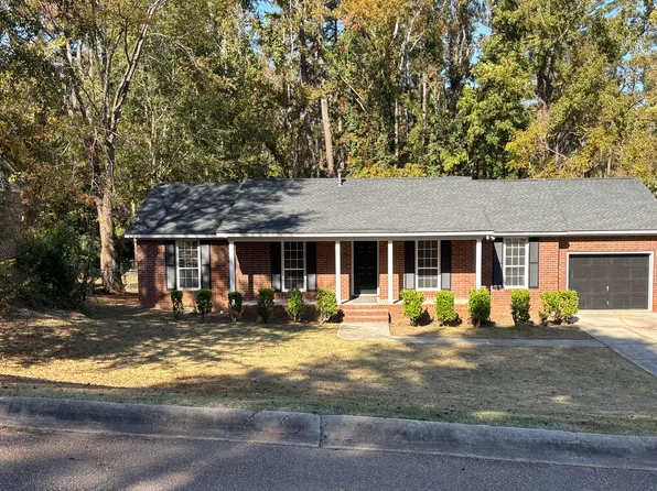207 Creekview Cir, Martinez, GA 30907
