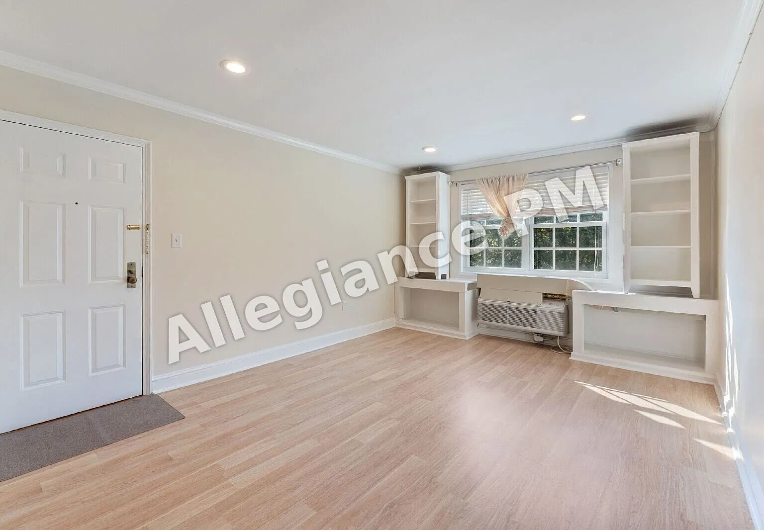 1732 W. Abingdon Drive #301 — Photo 3