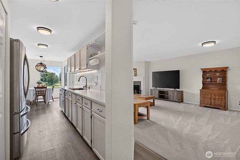 5th image of 101 Pine Avenue #103