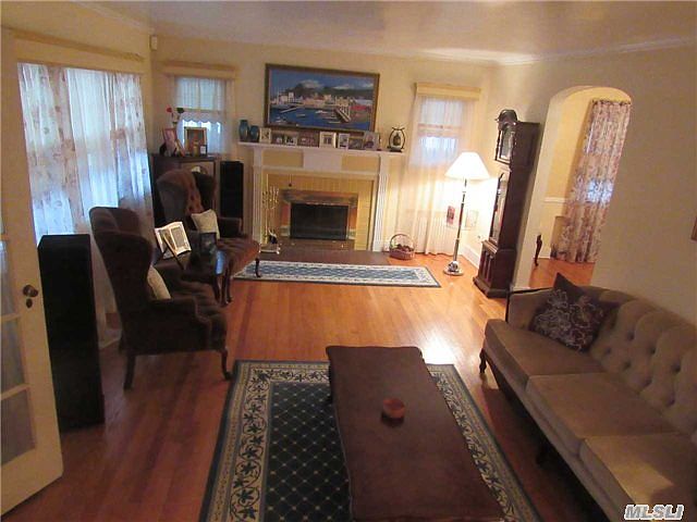 2nd image of 11 Midwood Pl