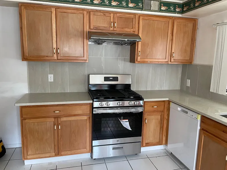 23407 Beachwood Blvd — Photo 10