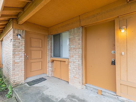 3rd image of 323 W William Cannon Dr #A
