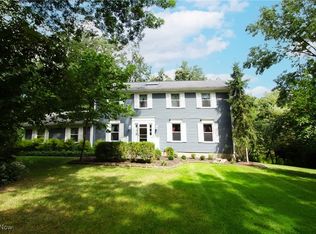 610 Deepwoods Dr, Aurora, OH 44202