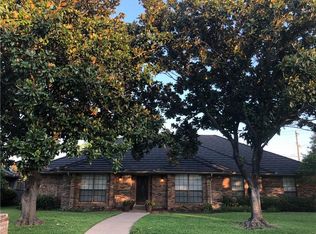 7000 Big Bear Lake Dr, Arlington, TX 76016