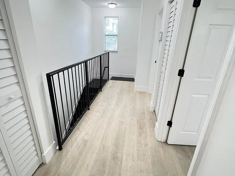 720 NW 61st St #10 — Photo 24
