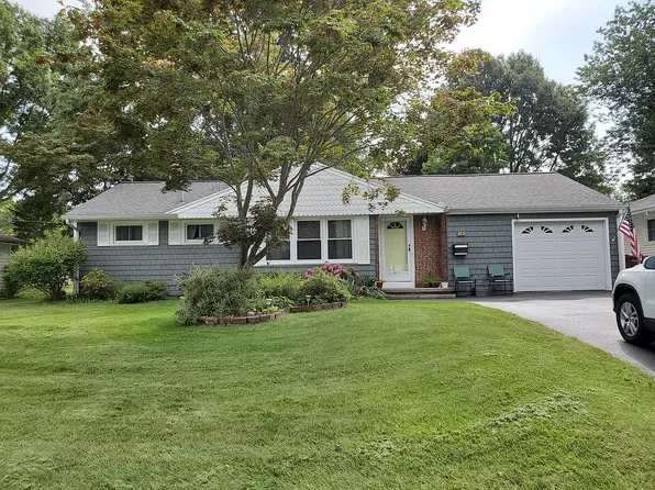 118 Ripplewood Dr, Rochester, NY 14616