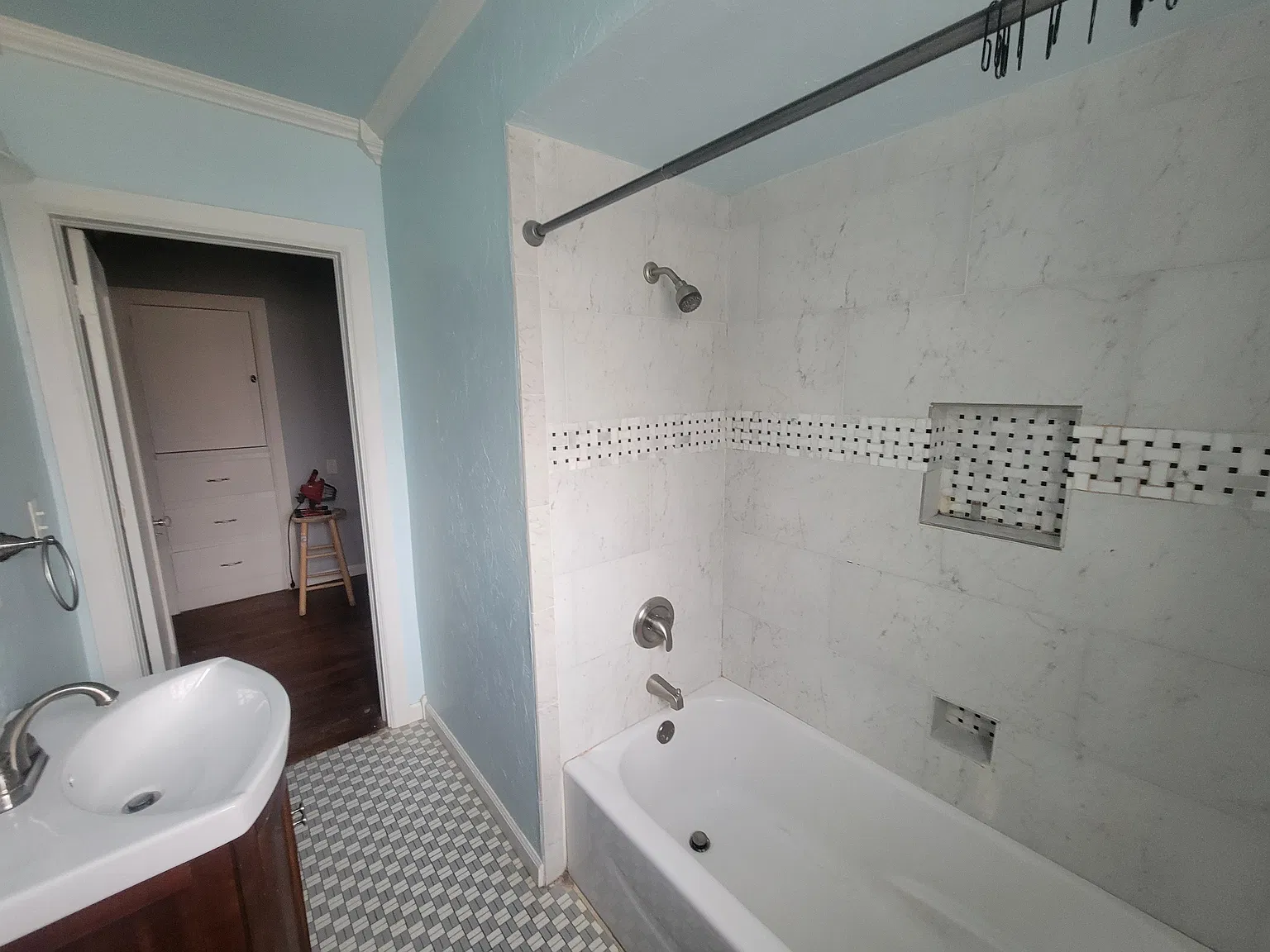 2 bed, 1198 sqft, $1,300 — Photo 4