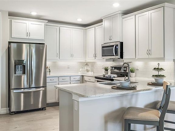 2nd image of 21870 Milan Villas LN