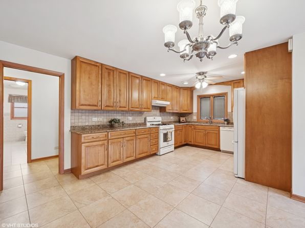 542 S Cherry St, Itasca, IL 60143