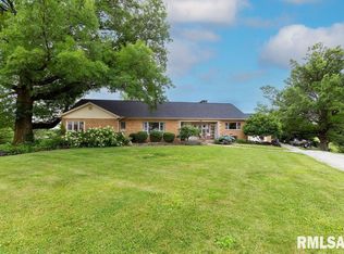 320 Main St, Congerville, IL 61729