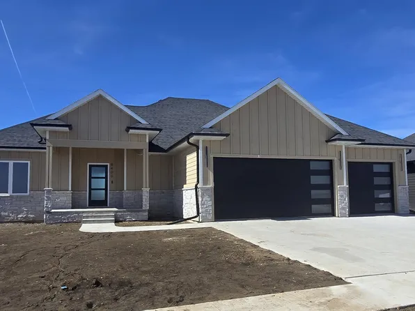 8400 E Spearfish Ct, Court Sioux Falls, SD 57110