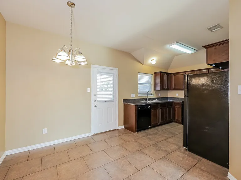 7681 Hollow Point Dr — Photo 6