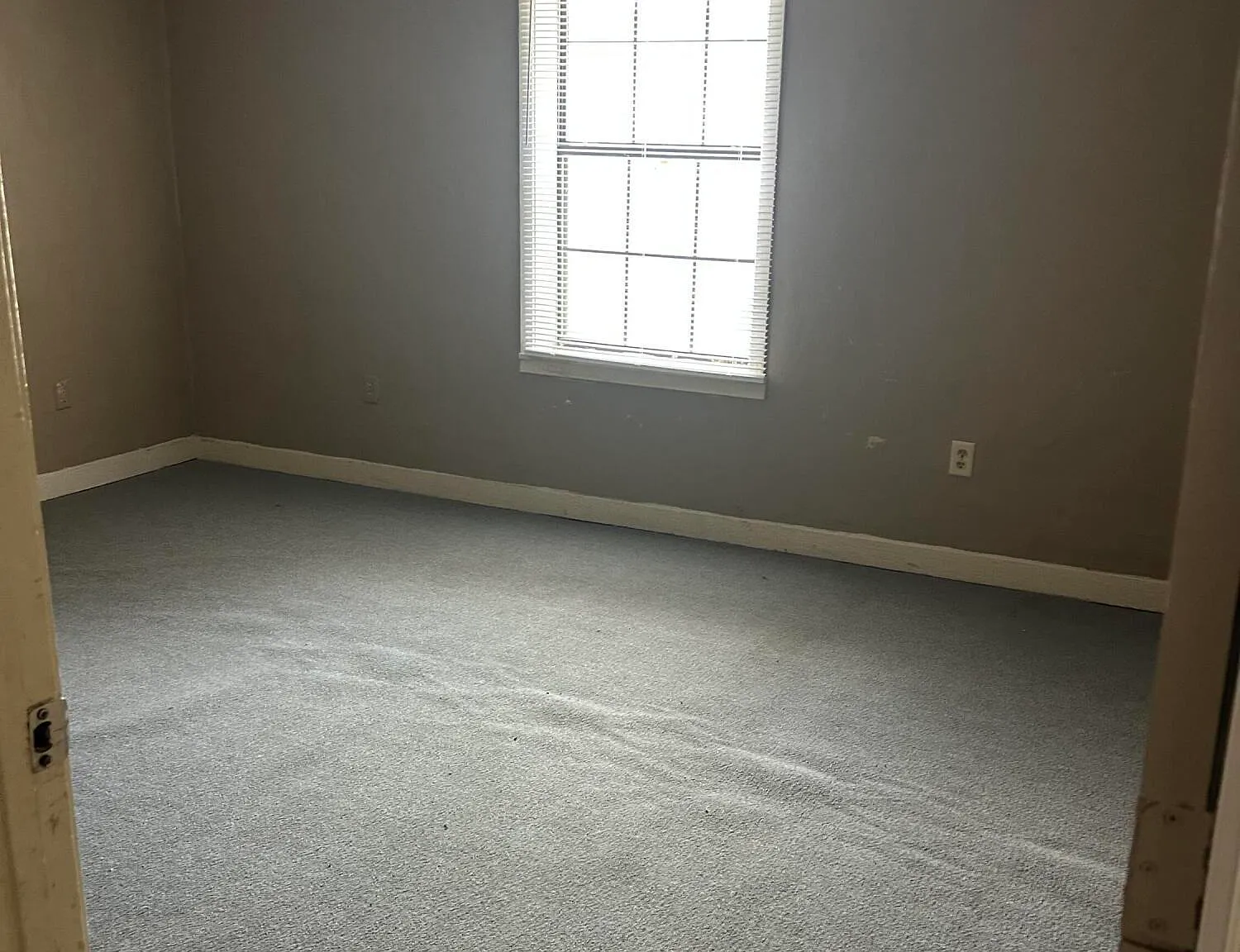 2 bed, 900 sqft, $750 — Photo 3