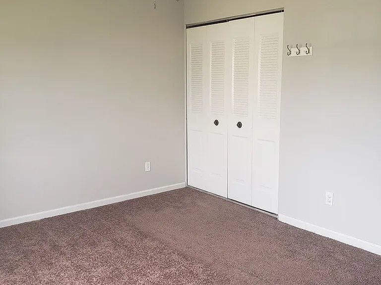 105 Creekside Ct — Photo 6