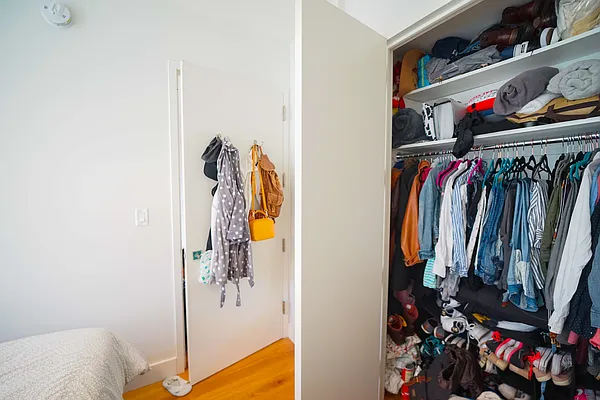 Rented by City Vista Inc | media 21