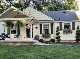 29115 Walnut St, Flat Rock, MI 48134