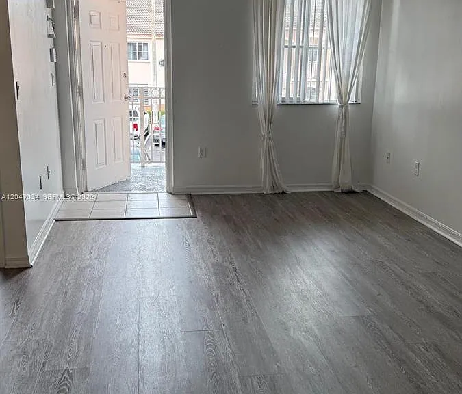 1271 SE 27th St #203 — Photo 2