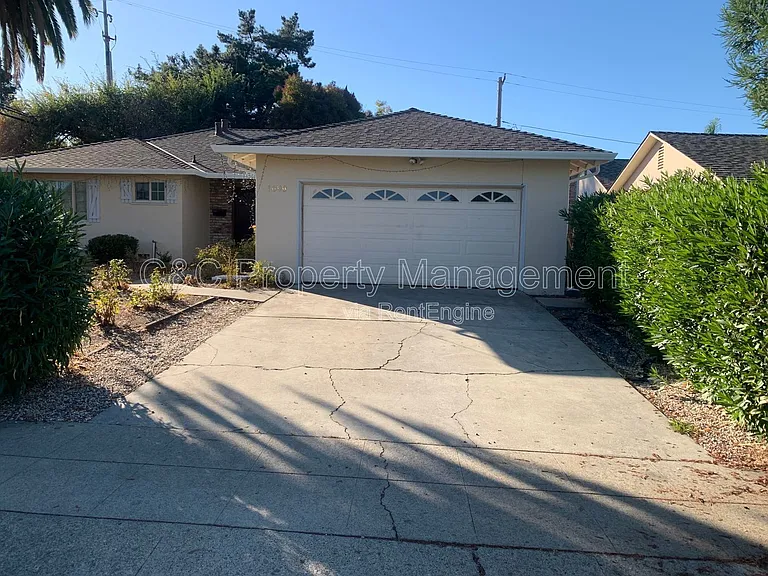 1699 S Blaney Ave — Photo 1