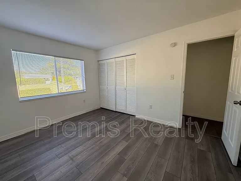 1575 Greenlea Dr #9 — Photo 18