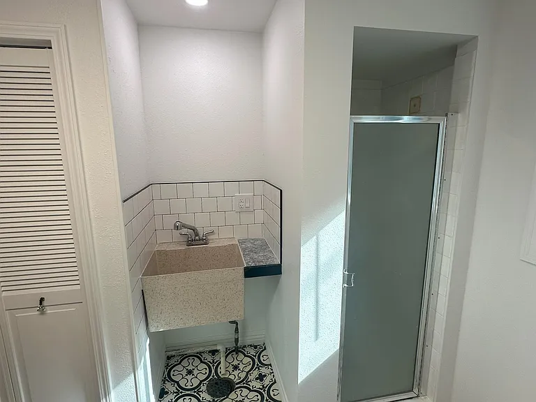 1011 N A St #1 — Photo 11