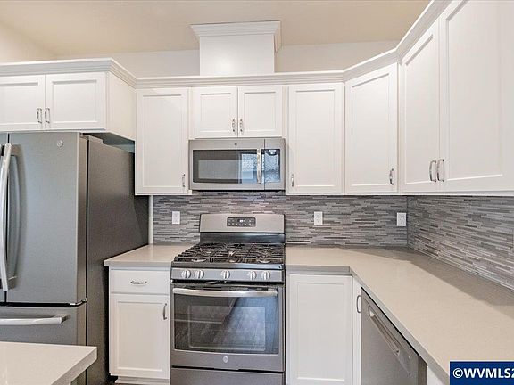 5th image of 66 N 8th St