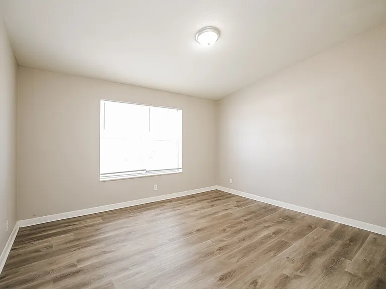 2216 Leda Ave S — Photo 14